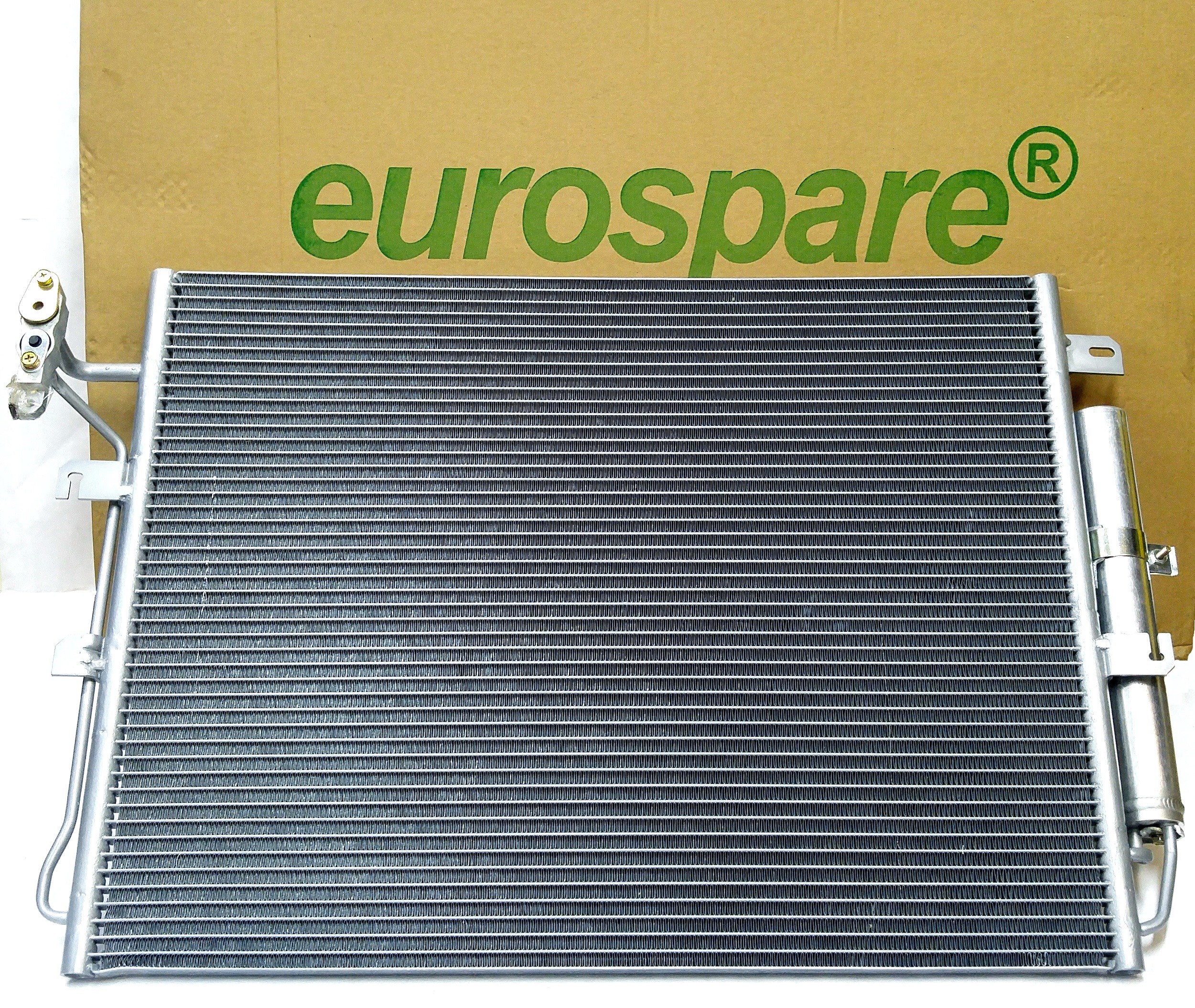 Радиатор кондиционера  D3  2.7 (LR018403||EUROSPARE)
